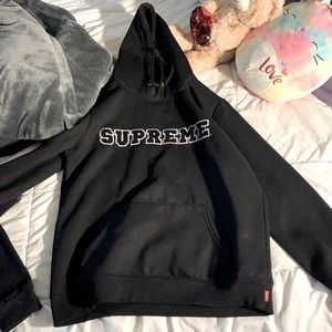 COPY - a supreme hoodie